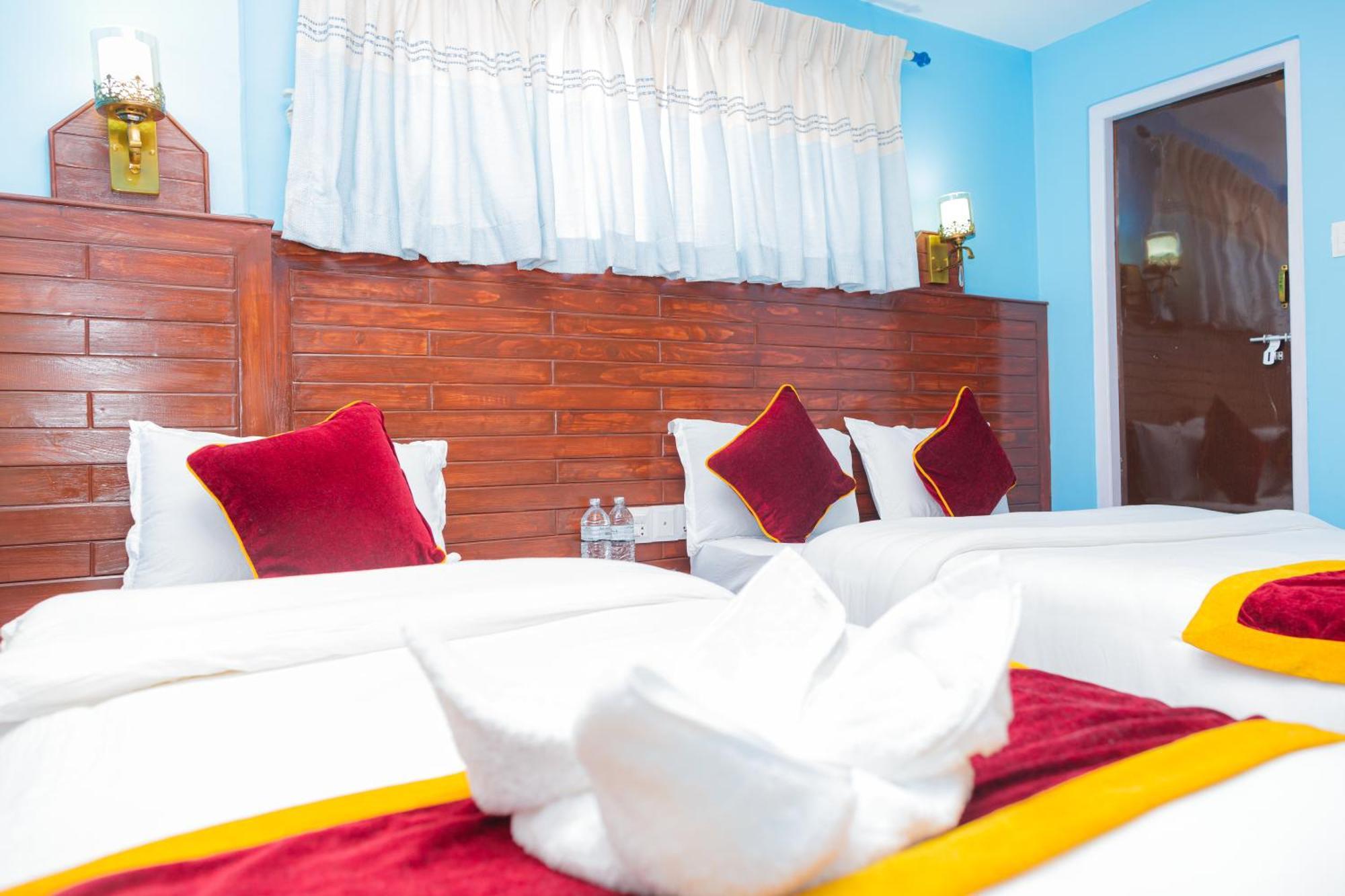Hotel The Billabong Garden Pokhara Exterior foto